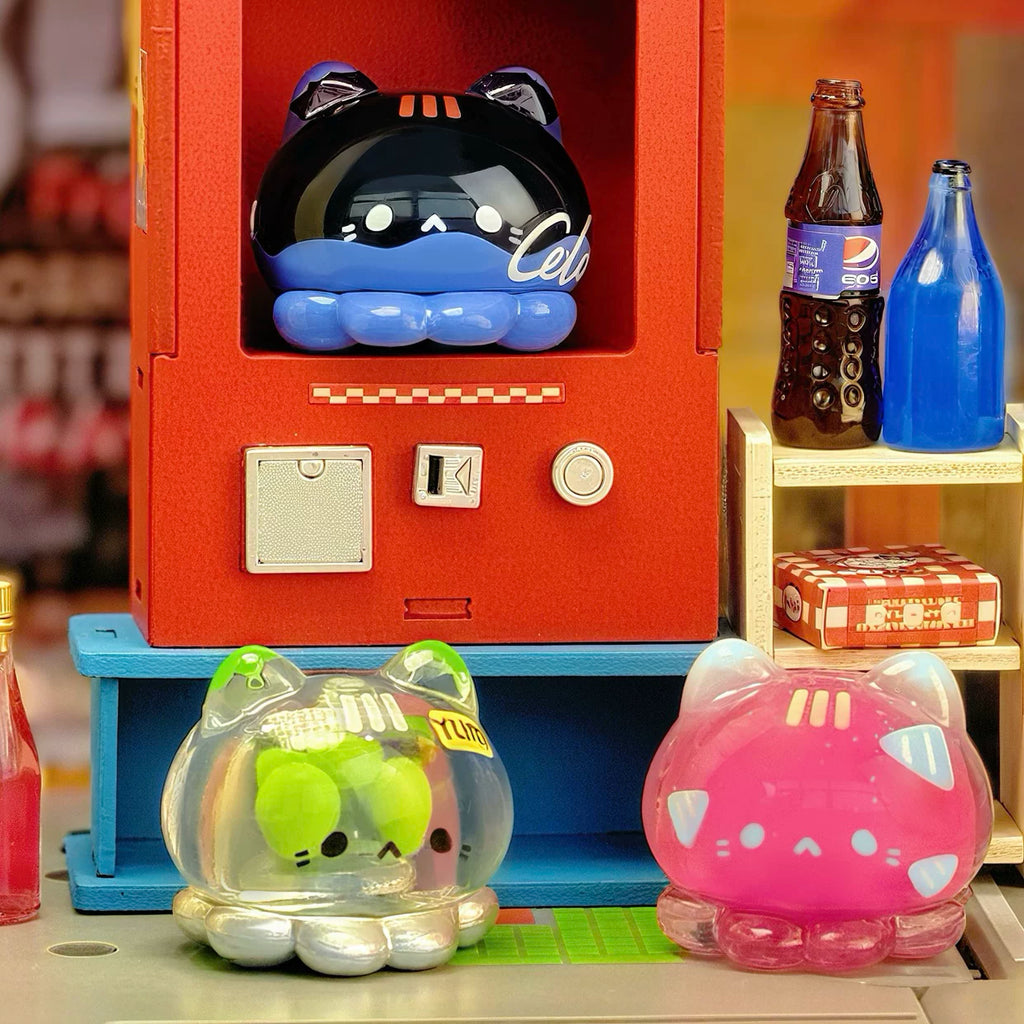 Strawberry mousseta Octcats' Snack shop series unbox toy